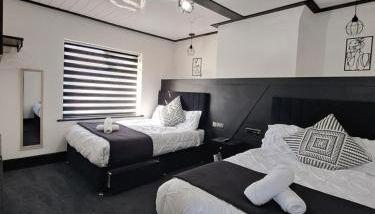 Family Holiday with Hot tub , Family groups only - Foto 4