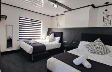 Family Holiday with Hot tub , Family groups only - Foto 4