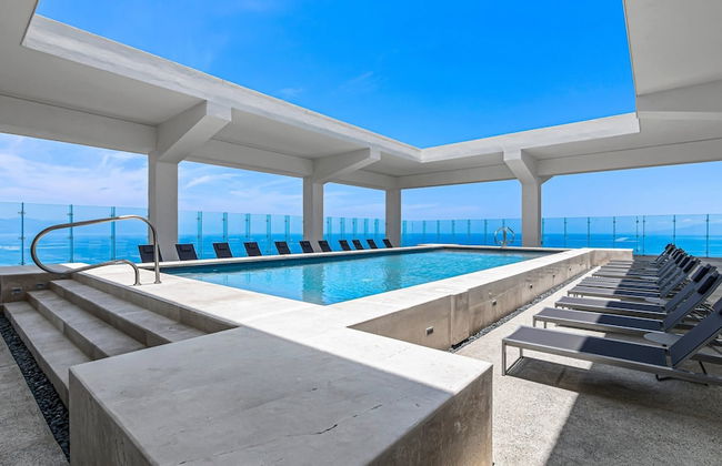 Oceanfront 1BR with Balcony & Pool - Foto 31