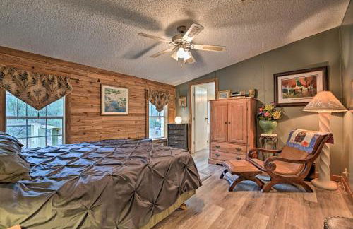 13 Mi to Silver Springs Pet Friendly Getaway! - Photo 17