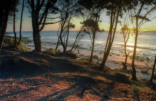 Fort Victoria Cottages - Sea View Cottage - Photo 19
