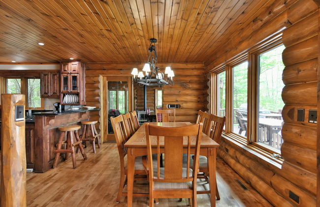 Lumberjack Lodge - Photo 14