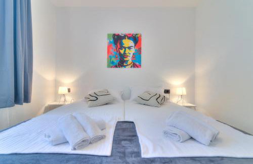 House Silence - Photo 8