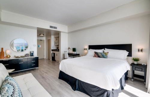 Ocean View Balcony steps from Restaurants, Peacock Park & Marina - Foto 8