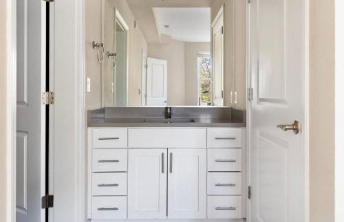 Blueground Emeryville pool nr Bay Street Park SFO-1989 - Foto 15