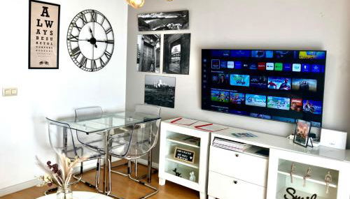 Maravilloso apartamento céntrico de 70m2, jardín propio 40m2 con piscina para niños y parking opcional - Foto 3