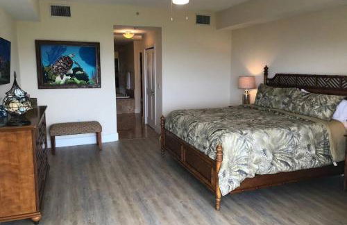 LIC Mgr - LUXURIOUS 3 BED 3 BATH OCEANFRONT SUITE - UPSCALE OCEANFRONT RESORT - INDOOR PICKLEBALL - SPEAKEASY! - Photo 17