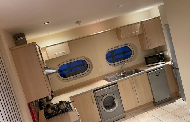 Free Parking Near City Centre & Stadium Sleeps 6-8 - Foto 17