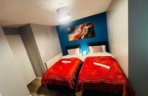 Chic 2BR escape near Luton Airport&Train Stn, Whipsnade zoo, Contractors - Foto 2