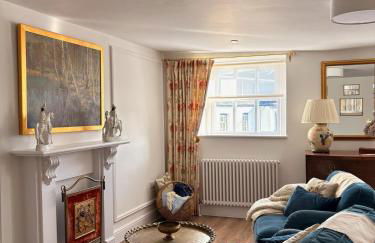 Boutique High Street Apartment In Crickhowell - Photo 25