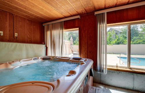 Junction City Home with Hot Tub - Near Milford Lake! - Foto 2