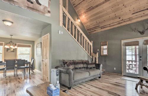 Fire Pit and Game Room Heber-Overgaard Cabin! - Foto 5