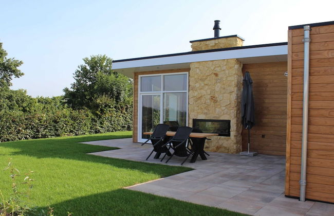 Cozy Garden Home w/ Fireplace - Photo 1