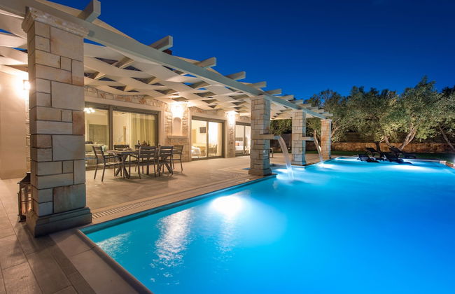 Artina Luxury Villa - Photo 27