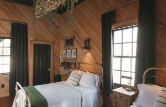 The Gilded Lady - The Cypress Suite - Foto 1