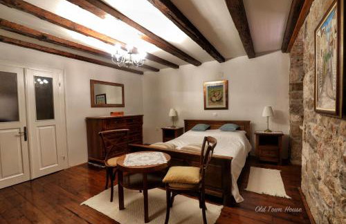 Old town house - Photo 2