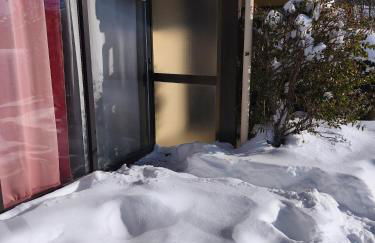 LES FONTANILLES odeillo chalet 60 WIFI & PARKING gratuit exposé plein sud & plein pied , draps & serviettes de toilettes non inclus, sabanas y toallas no incluidos - Foto 2