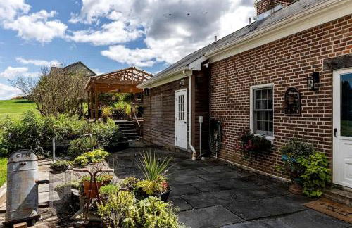 Thoughtfully Design Cottage with Breathtaking Indoor and Outdoor in Maryland - Photo 38