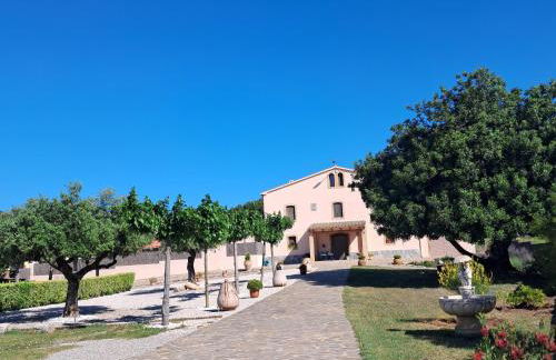 Masía con encanto para parar y desconectar - Foto 1