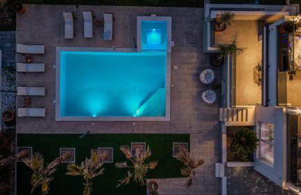 Seaview Villa Stanka with Pool and attached Jacuzzi - Photo 39
