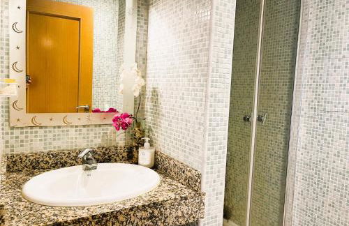 ENJOY in Beautiful flat in front of the sea and beach - Photo 22