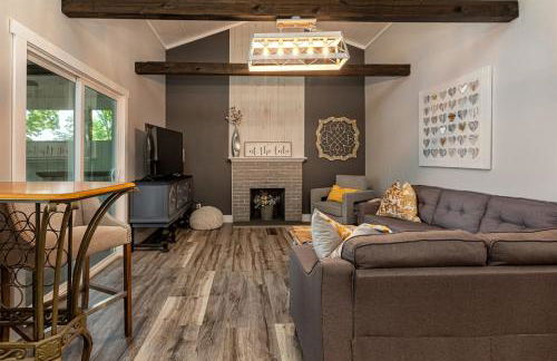 French Country Cottage Dock & Screened Porch - Photo 18