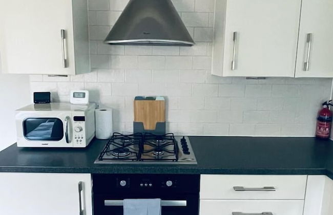 Stunning 2-bed Apartment in Crawley - Foto 7