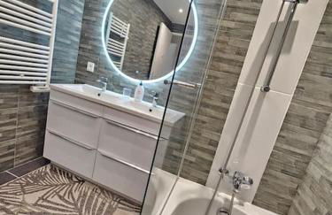 Mandelieu vacances RDC jardin, piscine, parking 2 chambres - Foto 9