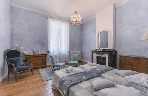 Les Bellevue Cité "3 Apartments, 1 with Garden & Private Parking, Aircon, WiFi, Free Public Car Park, 1 km from Cité" - Foto 8