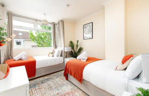 NEW Business & Long Stays- Sleeps7-by FabAccommodation - Foto 14