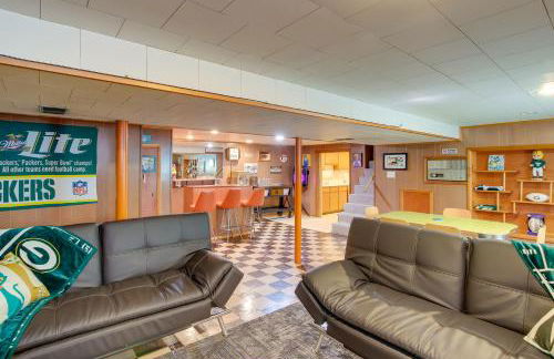 Retro Green Bay Home Steps to Lambeau Field! - Foto 1