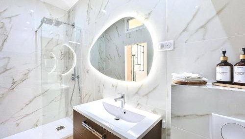 DELUXE SEAVIEW BALCONY - 2 min PALAIS & BEACH - Foto 4, towels, Shower