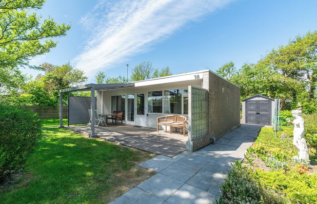 Cozy Holiday Home With Garden - Photo 20