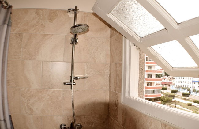 Presidents Suite, Knocking on Cuba - Photo 20