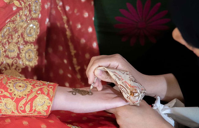 Henna Experience in Khasab - Photo 4