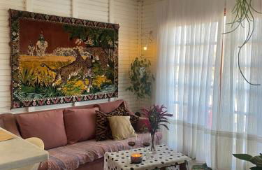 EcoHouse - 12 min to Downtown - Photo 1