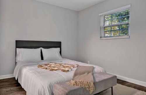 Duke - Pet Friendly 1BR with Gym & Pool - Foto 18