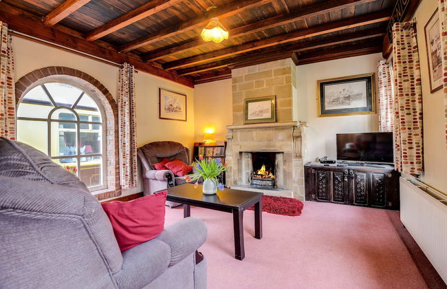 Holiday Cottages and North Star Apartment - Photo 13