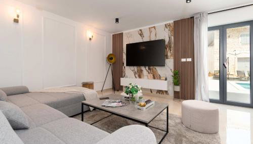 Designer Villa Simone - Modern & Heritage Style with Office - Foto 5