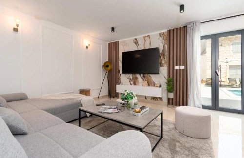 Designer Villa Simone - Modern & Heritage Style with Office - Foto 5