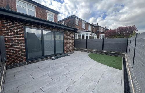 Whole house -Sleeps4-Parking-Garden-BikingHiking - Foto 23