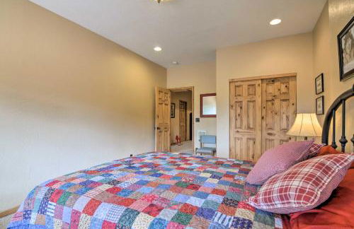 Duck Creek Village Chalet with Fire Pit and Decks - Foto 29