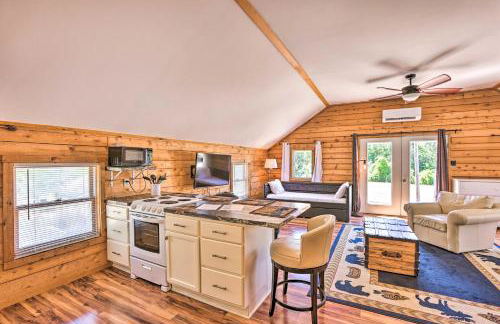 Less Than 1 Mi to Dtwn Suttons Bay! Studio with Shared Beach - Foto 2