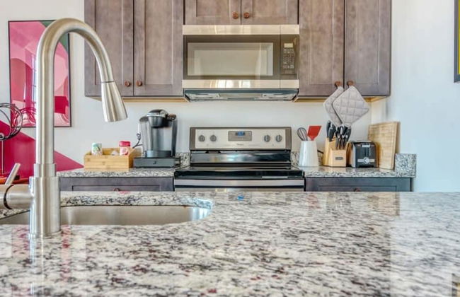 Sosuite 2BR Penthouse w Balcony W D Gym - Foto 16