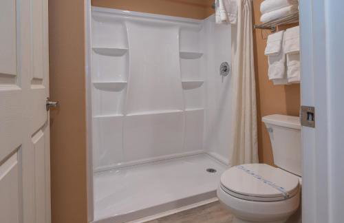 Far West Cabin-Tiny Homes Rental - Foto 10