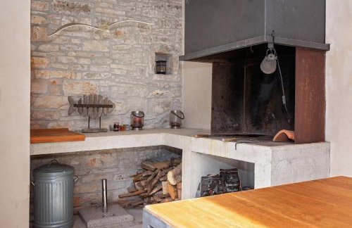 Beautiful restored farmhouse with private pool and gardens - Foto 12