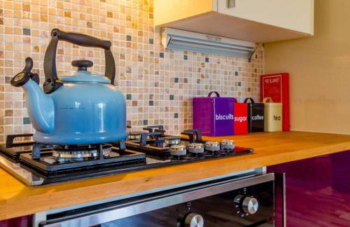 Off grid chalet . HOT TUB & SAUNA. Kid friendly. - Photo 14