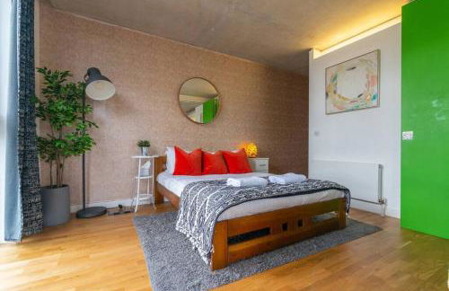 City SuperHost - Beautiful Canal Facing Apartment - Foto 5