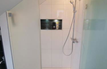 Baltmannsweiler cozy CHALET style apartment Wallbox & free parking no smoking - Foto 23