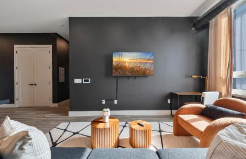 2BR 2BA, King bd, Gym, Free Parking, 8min to Train - Foto 25